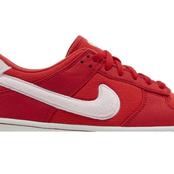 Nike - Picture 2 of 8